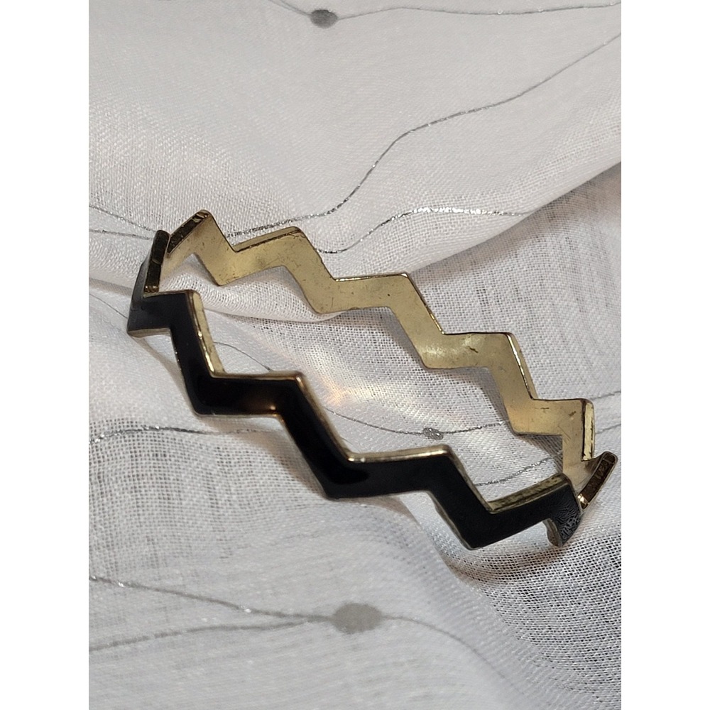 Angled Wave Bangle Bracelet  Gold Tone Metal Black Enamel Zig Zag 8 inch Vintage